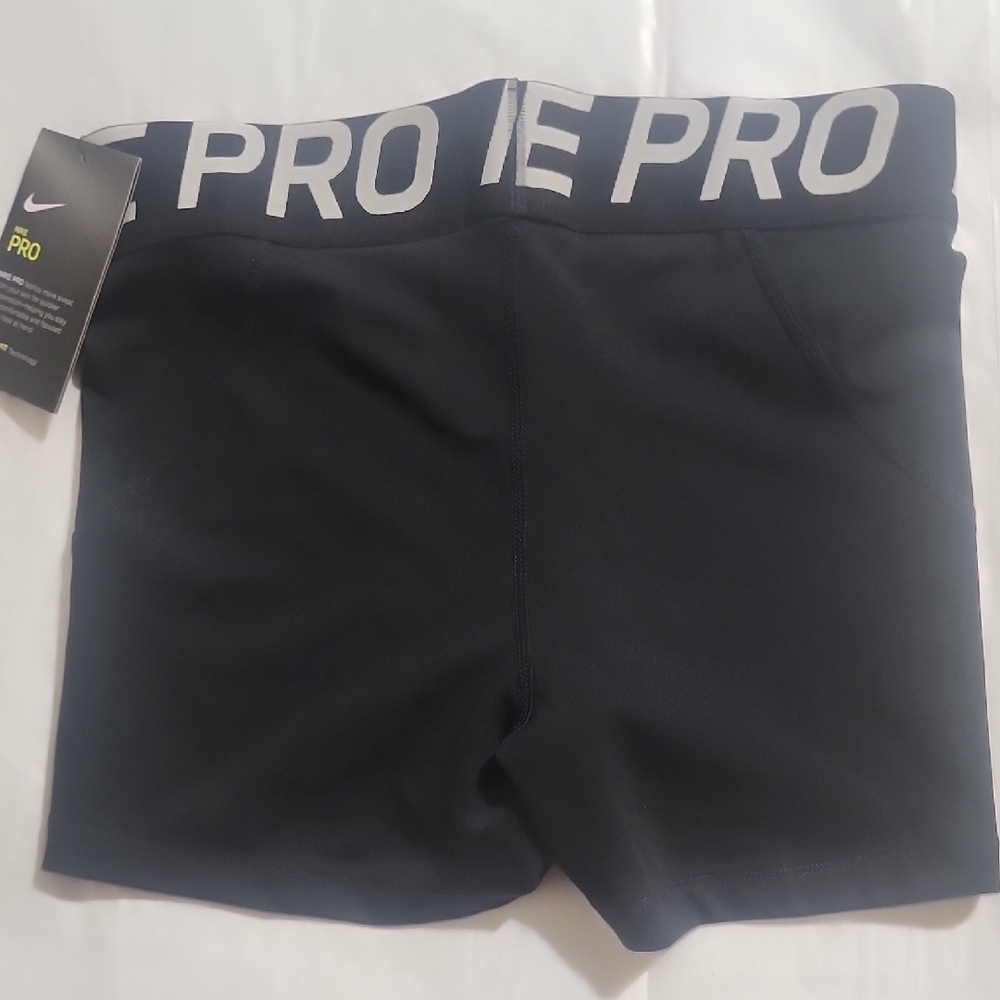 Nike Pro Black and Light Purple Sports Set - Picture 6 of 7
